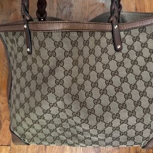 GUCCI MONOGRAM CANVAS TOTE WITH GUCCI POUCH!!